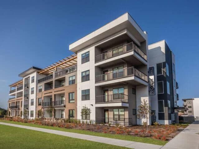 Cozysuites Spacious 2Br Next To Whole Foods Indianapolis Exteriör bild